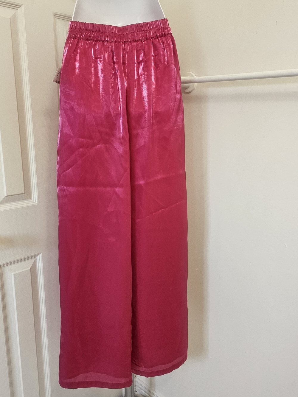NWT Hot Vibrant Pink House of Harlow 1960 Wide Leg Satin-Look Pants, Sz XS